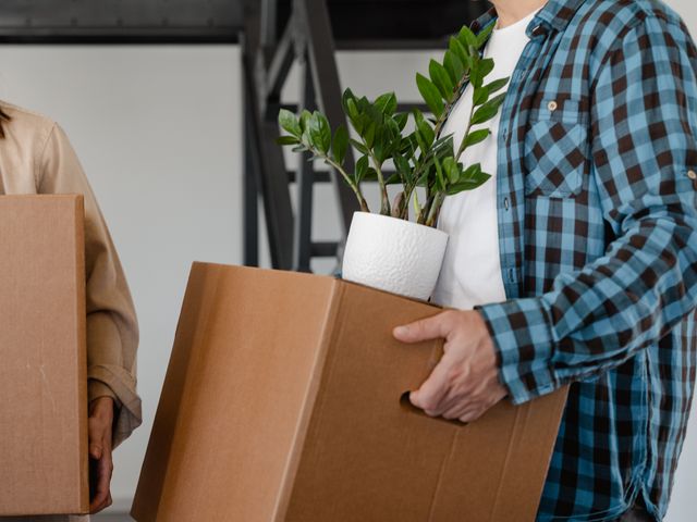 Flyttfirmor i Södertälje från I Like To Move It hjälper till med trygg bohagsflytt och packhjälp